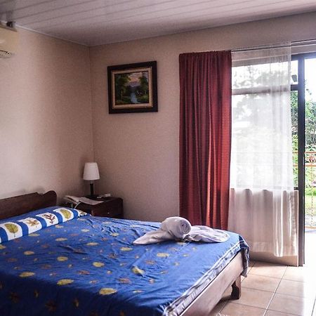 Hotel La Choza Inn La Fortuna Ngoại thất bức ảnh